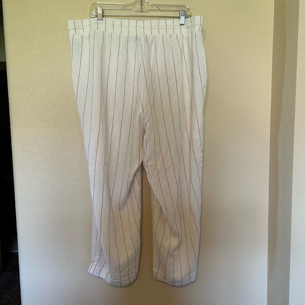 Jones New York White Cropped Pants with Stripes - Picture 8 of 8